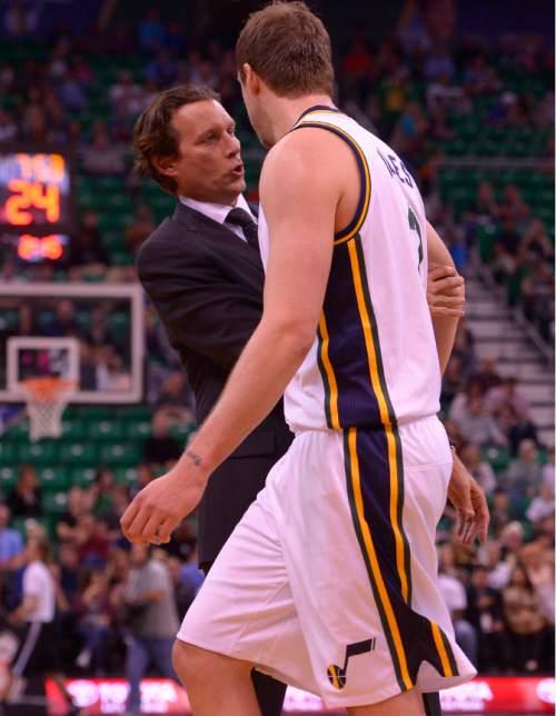 Leah Hogsten  |  The Salt Lake Tribune
Utah Jazz head coach Quin Snyder has words with Utah Jazz forward Joe Ingles (2) as players walk off the court. Oklahoma City Thunder lead the Utah Jazz  57-43 at the half, Tuesday, October 20, 2015 at Energy Solutions Arena.