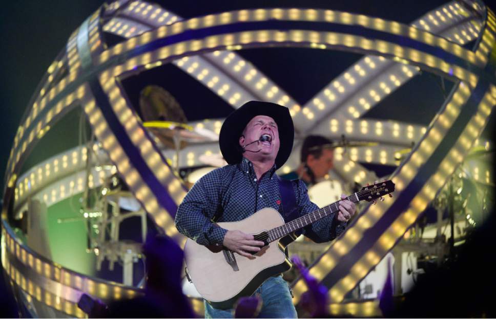 Garth Brooks is ready to bring 'the old stuff' to Utah concerts - The ...