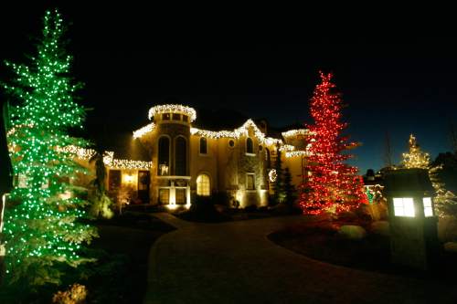 Rick Egan  |  Tribune File Photo

Holiday lights 2 Bentbook Lane. Nov. 21, 2007.