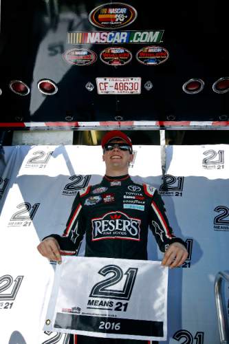 Nascar Pole Position >> Nascar Everybody Chasing Kevin Harvick At Phoenix The Nascar Pole Position >> Nascar Everybody Chasing Kevin Harvick At Phoenix The