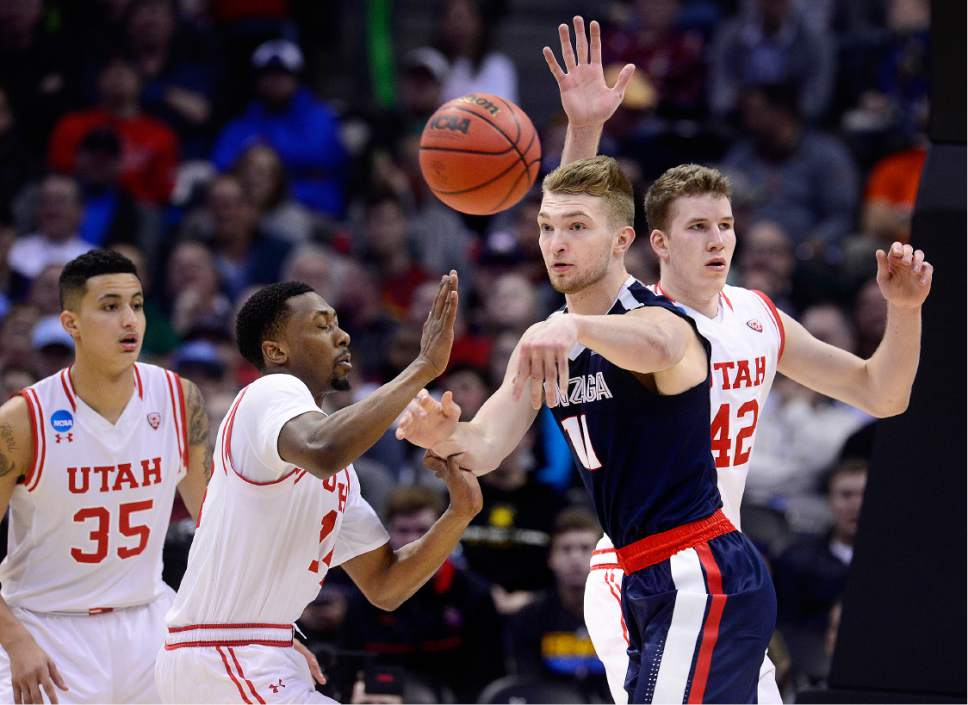 Scott Sommerdorf   |  The Salt Lake Tribune  
Gonzaga F Domantas Sabonis (11) passes out of a triple-team during second half play. Gonzaga beat Utah 82-59 in Denver, Saturday, March 19, 2016.