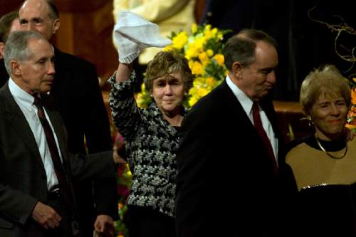 Salt Lake City , UT --2/2/08--
Virginia Lee Hinckley Pearce waves to the crowd after the funeral services for LDS President Gordon B. Hinckley at the Salt Lake City LDS Conference Center.

--------

Photo by Chris Detrick/The Salt Lake Tribune
frame #_1CD8638