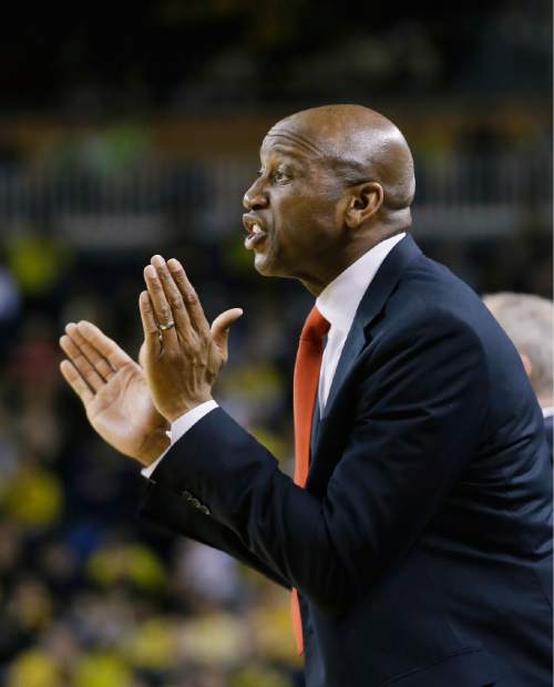 College basketball: Minority coaches struggle to get ...