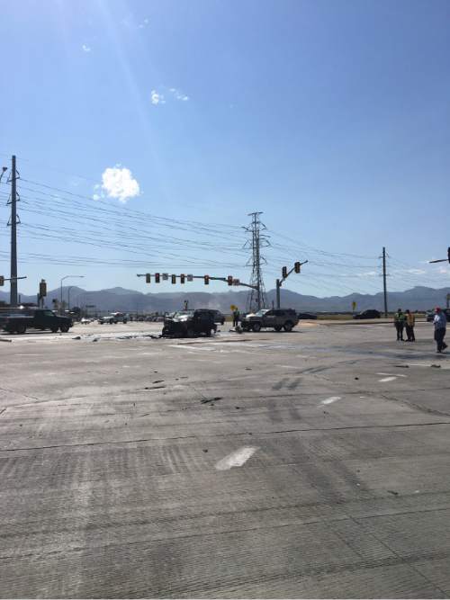 Sixcar crash in Draper sends two to hospital in critical condition The Salt Lake Tribune