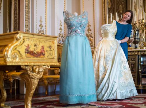 Exhibition Of Queen S Outfits At Buckingham Palace The Salt Lake