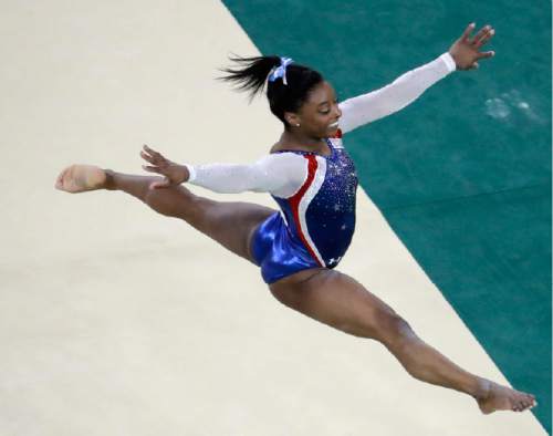 Olympic Gymnastics Simone Biles Wins All Around Gold Aly Raisman
