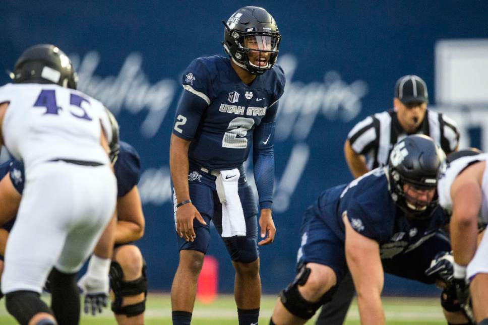 Former USU QB Scores Twice On Thursday Night Football