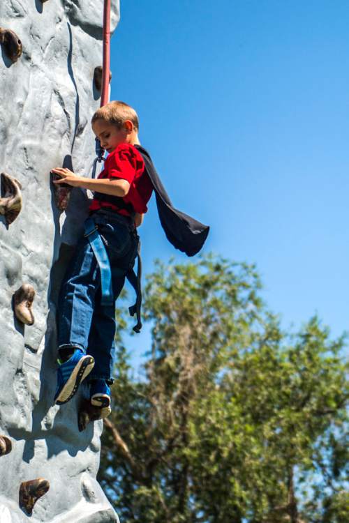 Labor Day picnic brings together thousands of Utah workers, classic
