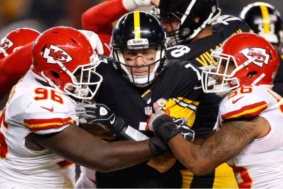 NFL Roethlisberger has 5 TD passes, Steelers thump Chiefs