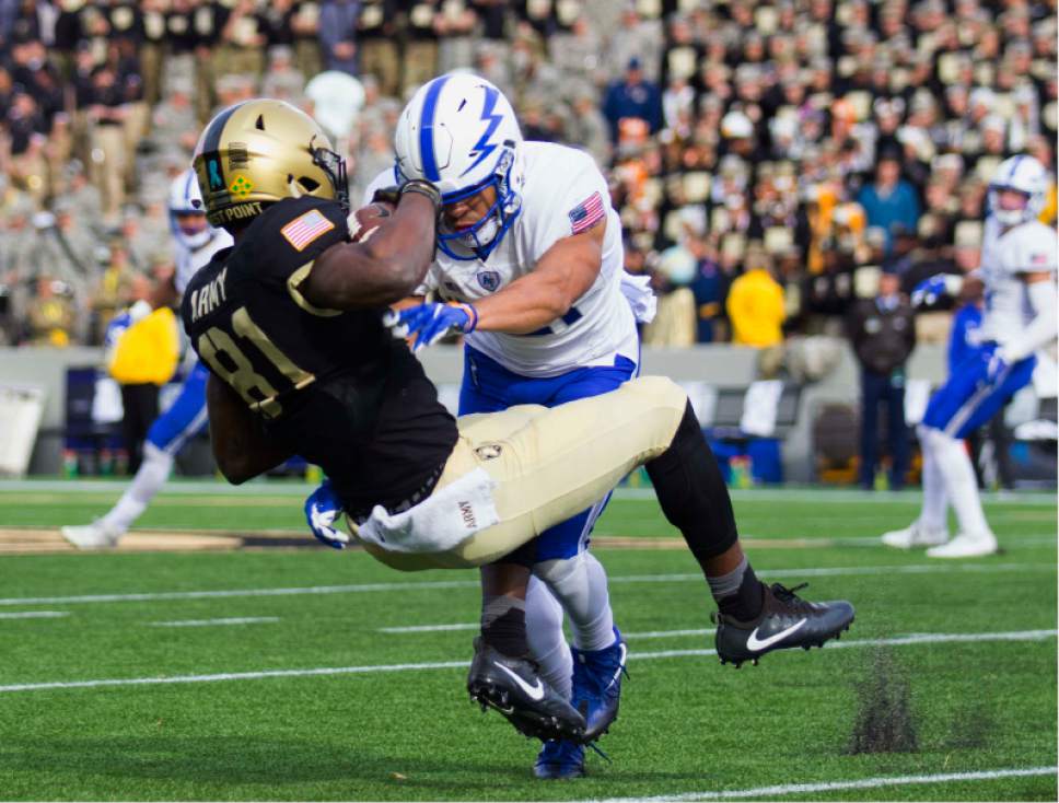 College football: Worthman lifts Air Force over Army 31-12 ...