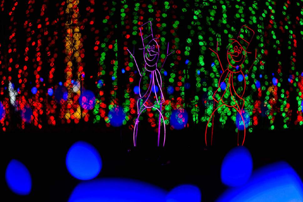 Photos Drivethru Christmas in Color attraction expands to a second