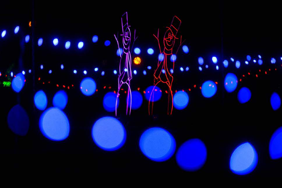 Photos Drivethru Christmas in Color attraction expands to a second