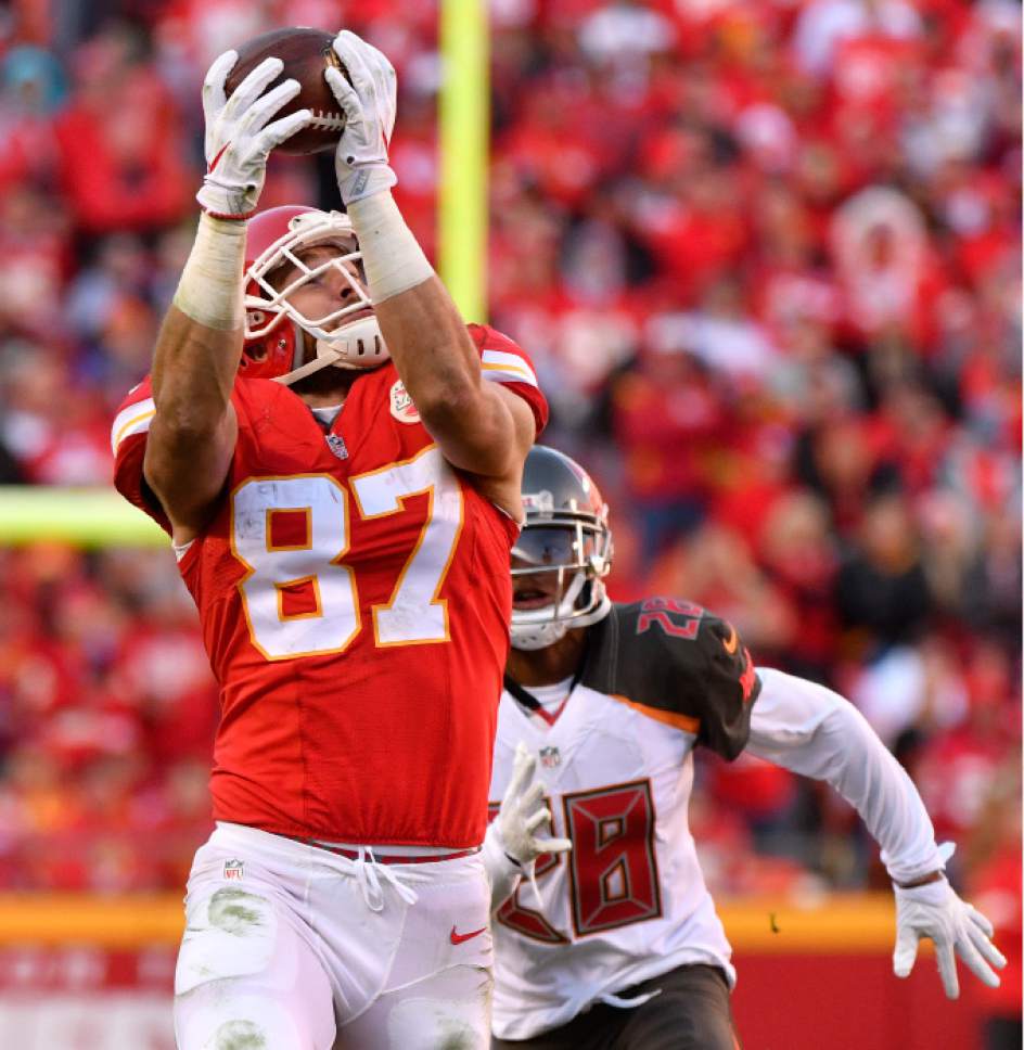 Kansas City Chiefs vs. Tampa Bay Buccaneers: How to watch live for free  (10/2/22) 