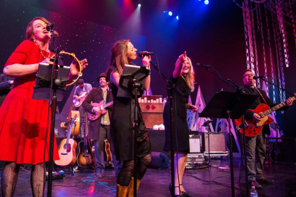 Lower Lights Christmas Concert 2022 Lower Lights: Hitting All The Right Notes For A Utah Christmas Tradition -  The Salt Lake Tribune