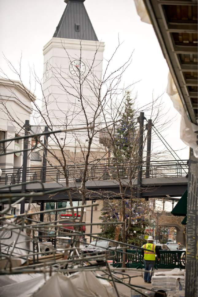 Downtown Salt Lake City scaffolding falls, 2 hurt - The Salt Lake Tribune