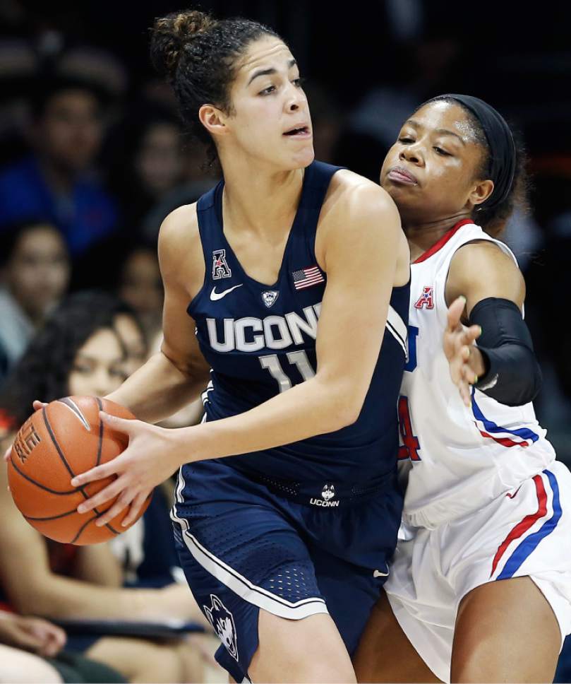 College women�s basketball UConn women win 91st straight