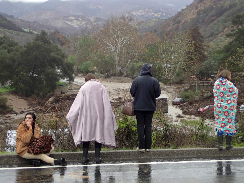 California Flood Sweeps Cabins Cars Down Coastal Canyon The