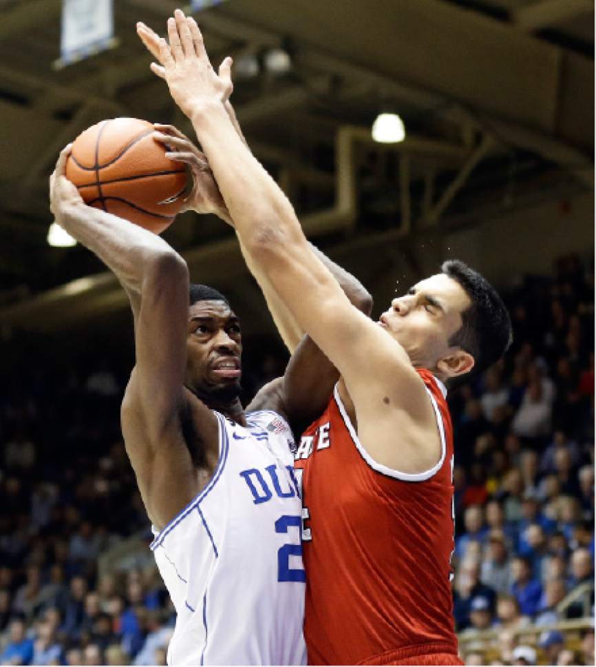 College Basketball: North Carolina State Stuns No. 17 Duke 84-82 - The ...