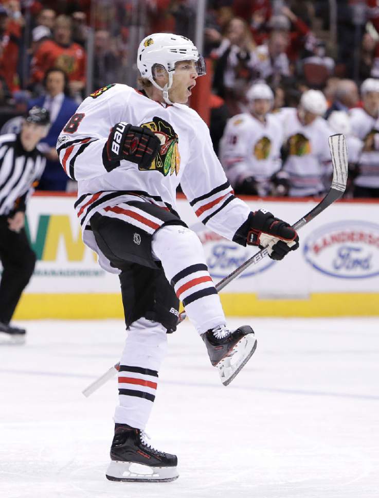 NHL: Blackhawks Top Coyotes In 3-1 Victory, Snap 3-game Skid - The Salt ...