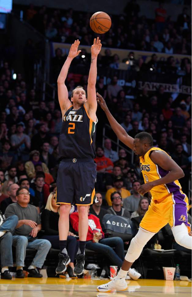 Utah Jazz In Middle Of Nba S Dog Days Jazz Grind On With Playoffs In Sight The Salt Lake Tribune