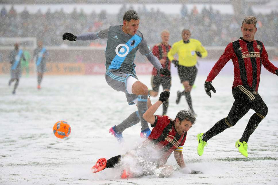 Major League Soccer: Minnesota United's snowy home opener is spoiled by