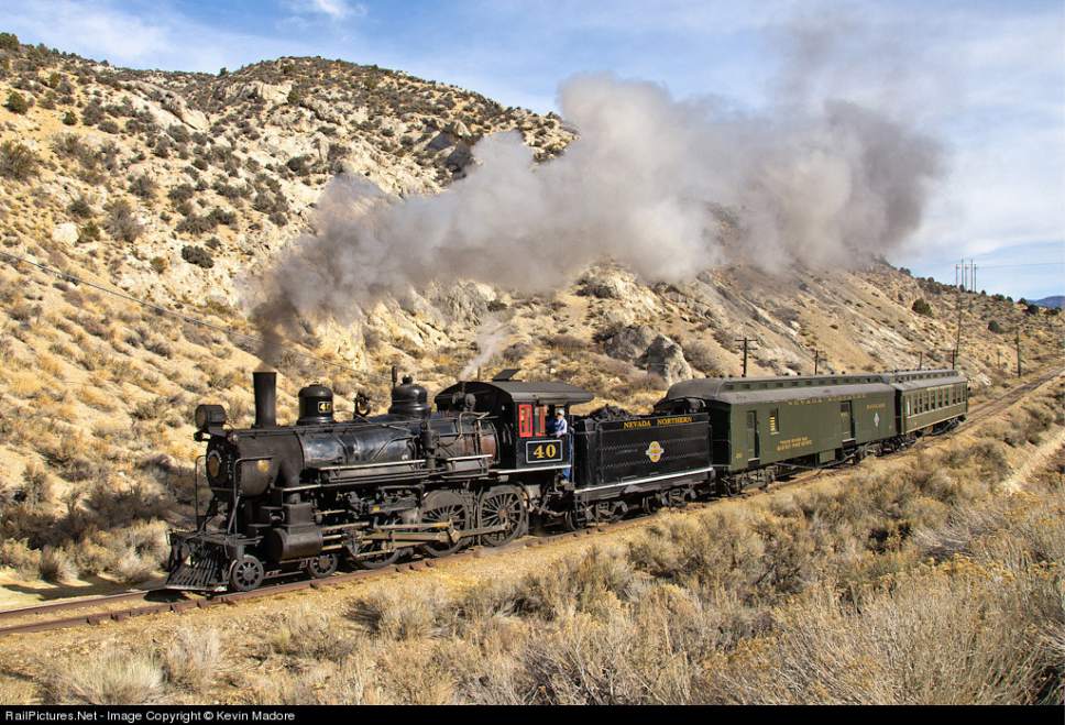 Train west. Railroad Trail Невада. Железная дорога дикий Запад. Паровоз в пустыне. Поезд на диком западе.