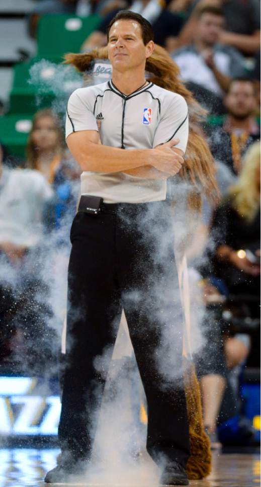 Steve Griffin  |  The Salt Lake Tribune


The Jazz Bear sprays the ref with a fire extinguisher a time out in the Utah Jazz versus Portland Trailblazers NBA basketball game at Vivint Smart Home Arena in Salt Lake City Tuesday April 4, 2017.