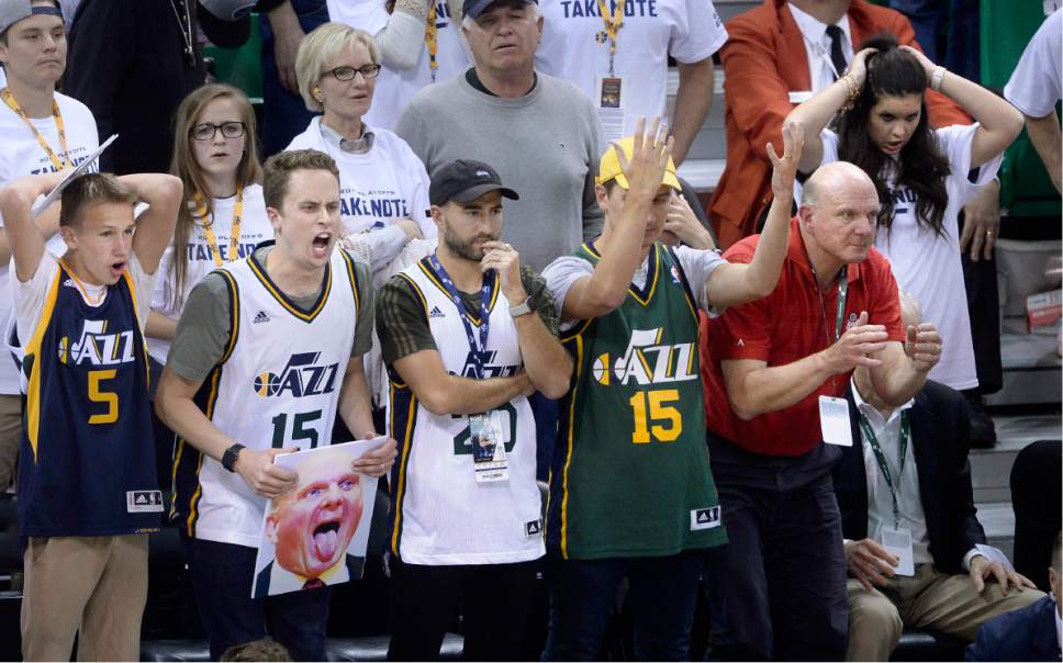 Scott Sommerdorf | The Salt Lake Tribune
Jazz fans react as the Jazz lose to the Clippers at home. The LA Clippers won Game 3 of the Western Conference playoff series 111-106, Friday, April 21, 2017.