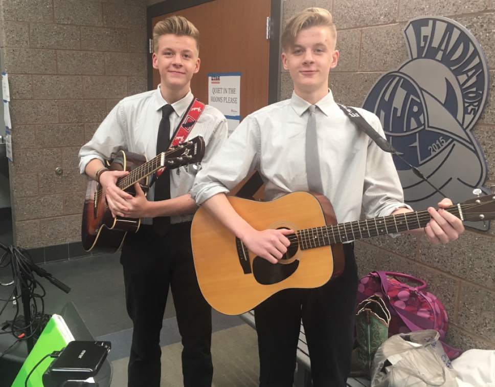 Scott Pierce  |  The Salt Lake Tribune


Nathan and Andrew Goodworth performed Bob Dylan Songs at Utah History Day.