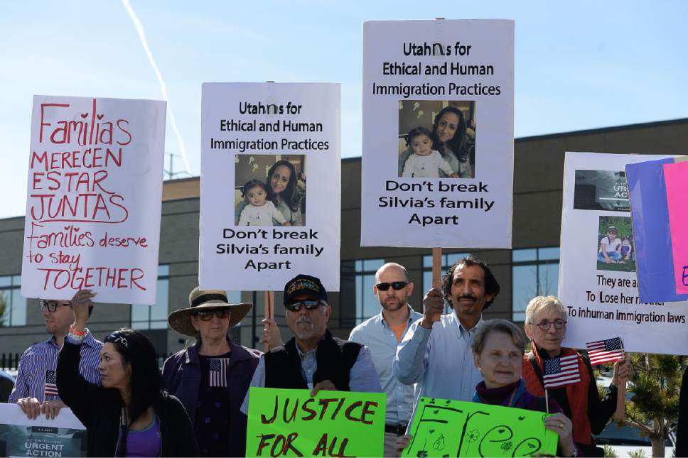 Francisco Kjolseth | The Salt Lake Tribune
Mormon Women for Ethical Government and other concerned citizens gather at the Department of Homeland Security field office in West Valley City in a show of solidarity for a young mother, Silvia Avelar-Flores, who was arrested by ICE agents last week.