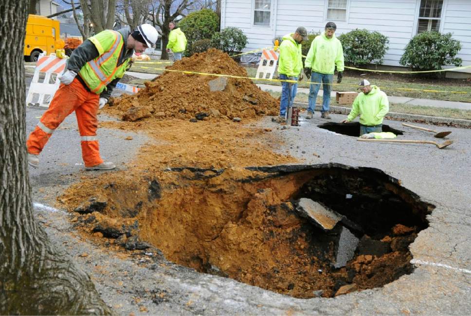 U.S. infrastructure failures cause more sinkholes to open up The Salt Lake Tribune