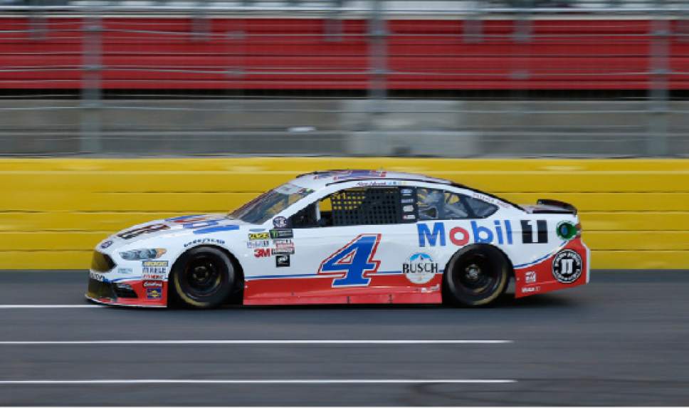 NASCAR: Kevin Harvick wins Charlotte pole; Cup leader Kyle ...