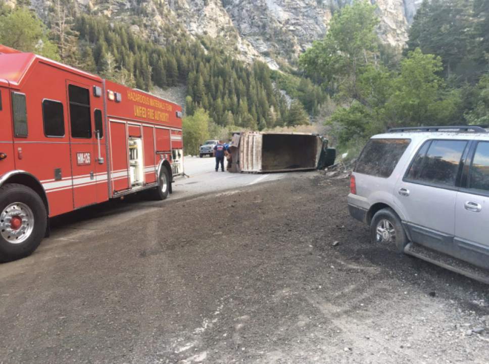 Dump truck sprays fluid in Little Cottonwood Canyon The Salt Lake Tribune