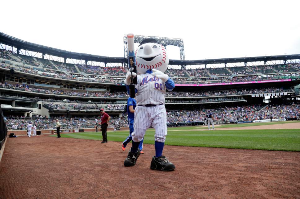 mr met middle finger shirt